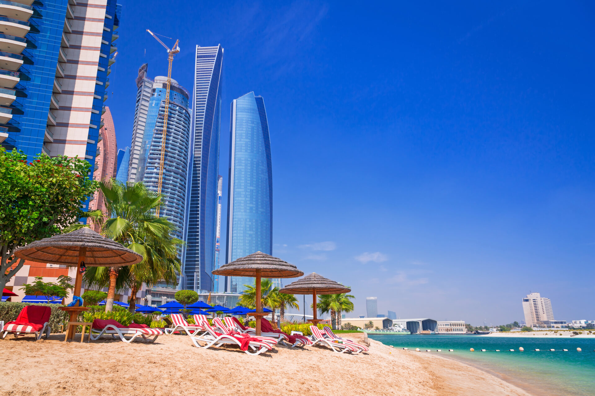 Dubai Hochhäuser mit Strand