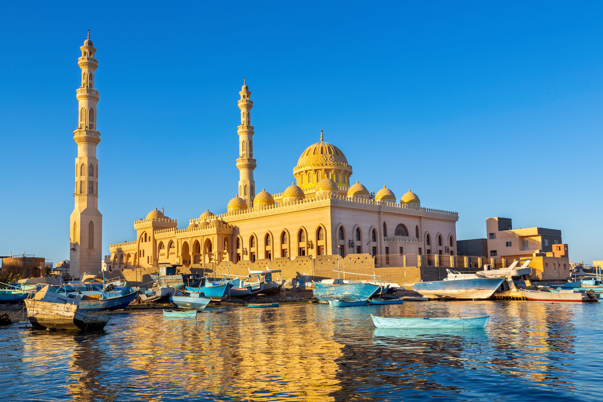 Sightseeing im Ägypten Urlaub: die Abdel Moneim Riad Moschee, Hurghada, Ägypten