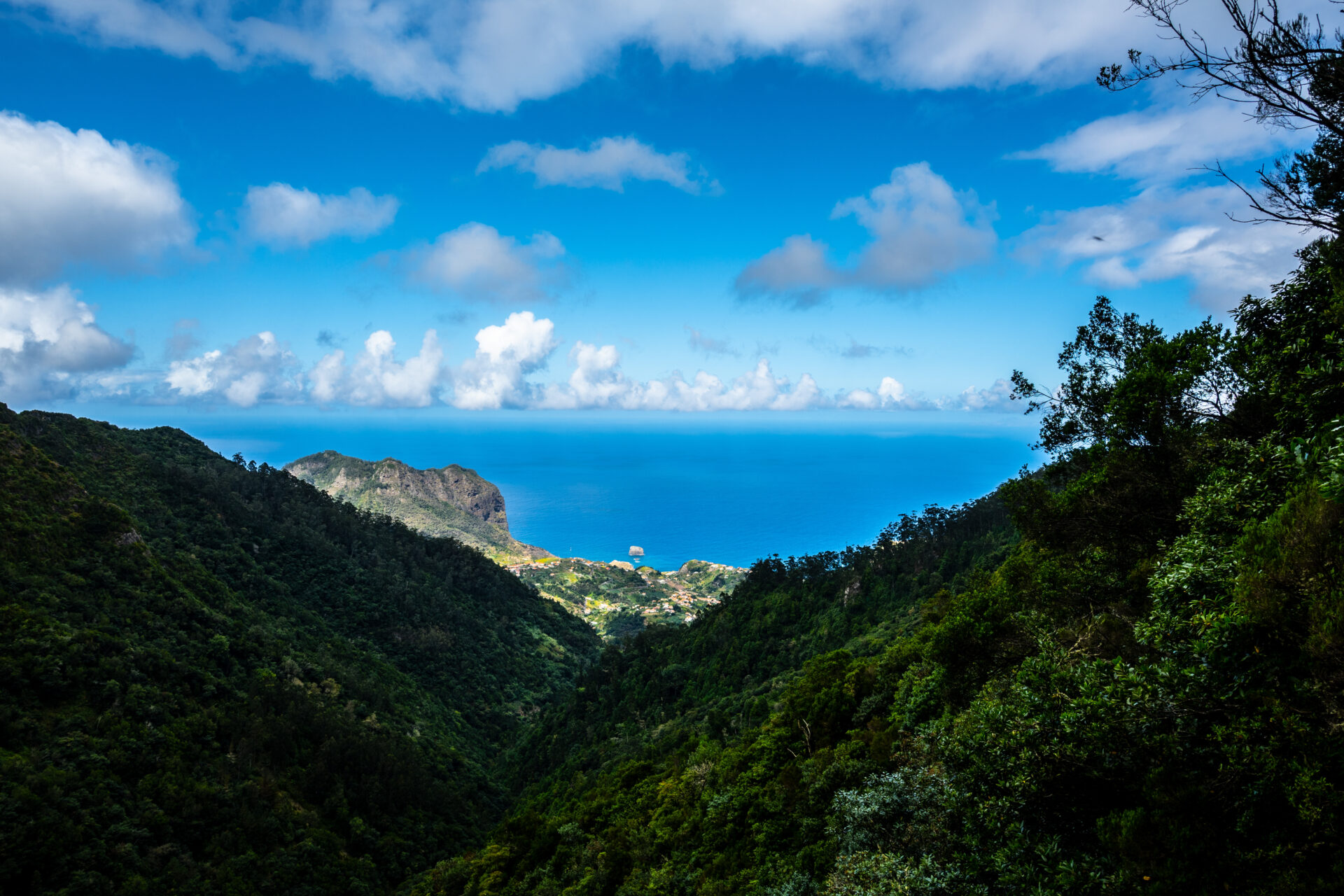 Santo António da Serra auf Madeira - das schöne Bergdorf am Meer