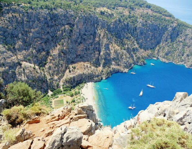 Butterfly Valley in der Türkei - die malerische Bucht überzeugt mit einem schönen Strand