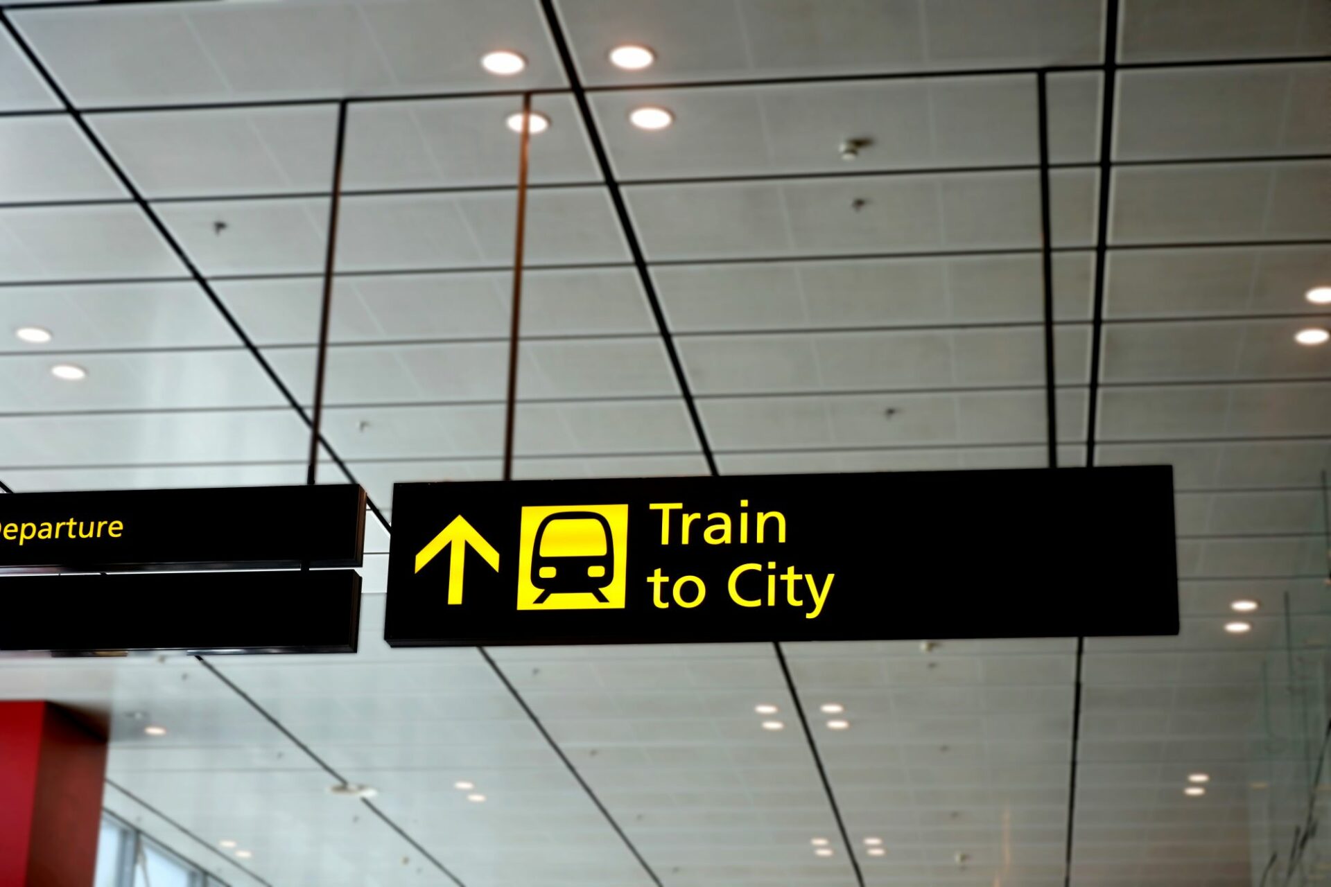 Train to city Schild
