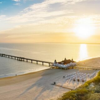 Seebrücke und Strand von Ahlbeck, Usedom