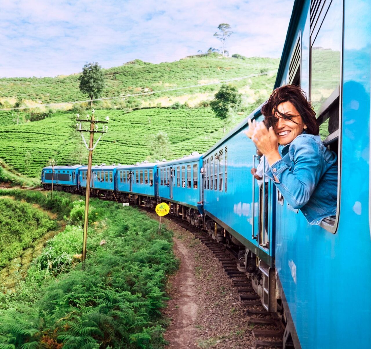 Frau am Zugfenster nach Kandy, Sri Lanka