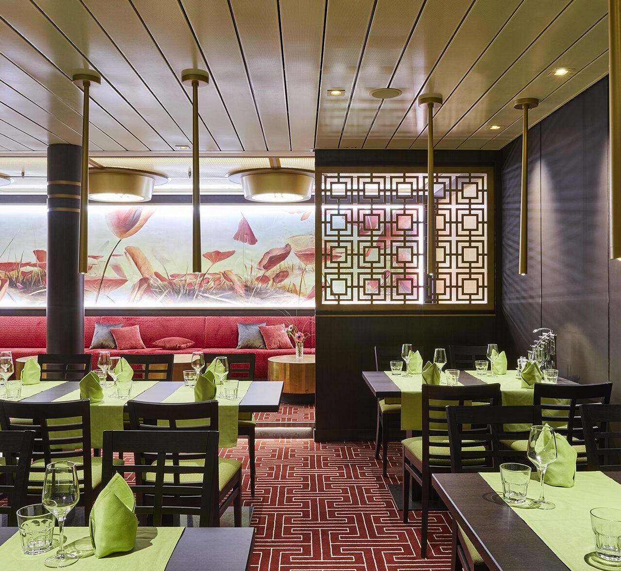 AIDAnova_East_Restaurant