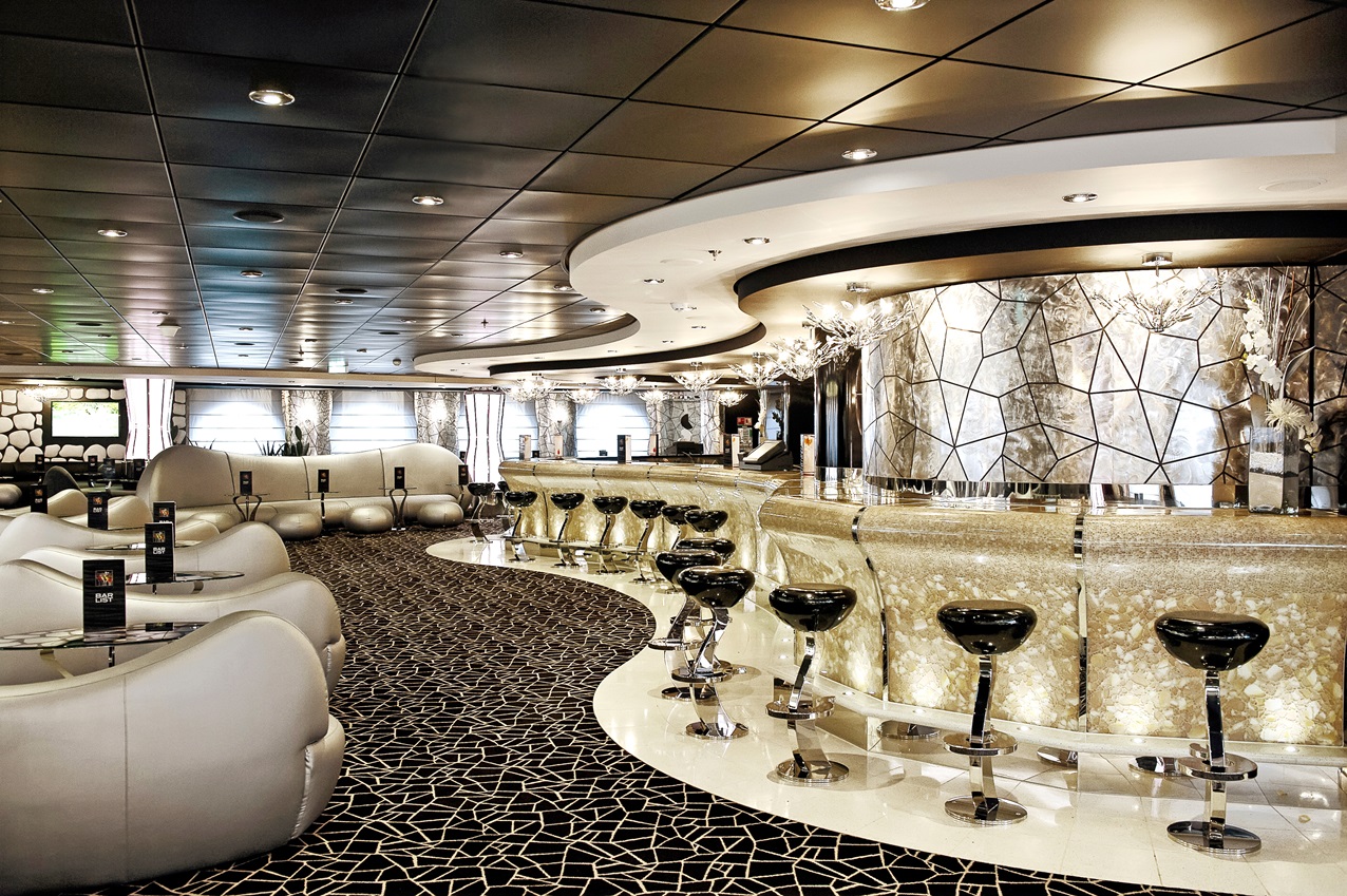 MSC-Divina-Black-White-Lounge