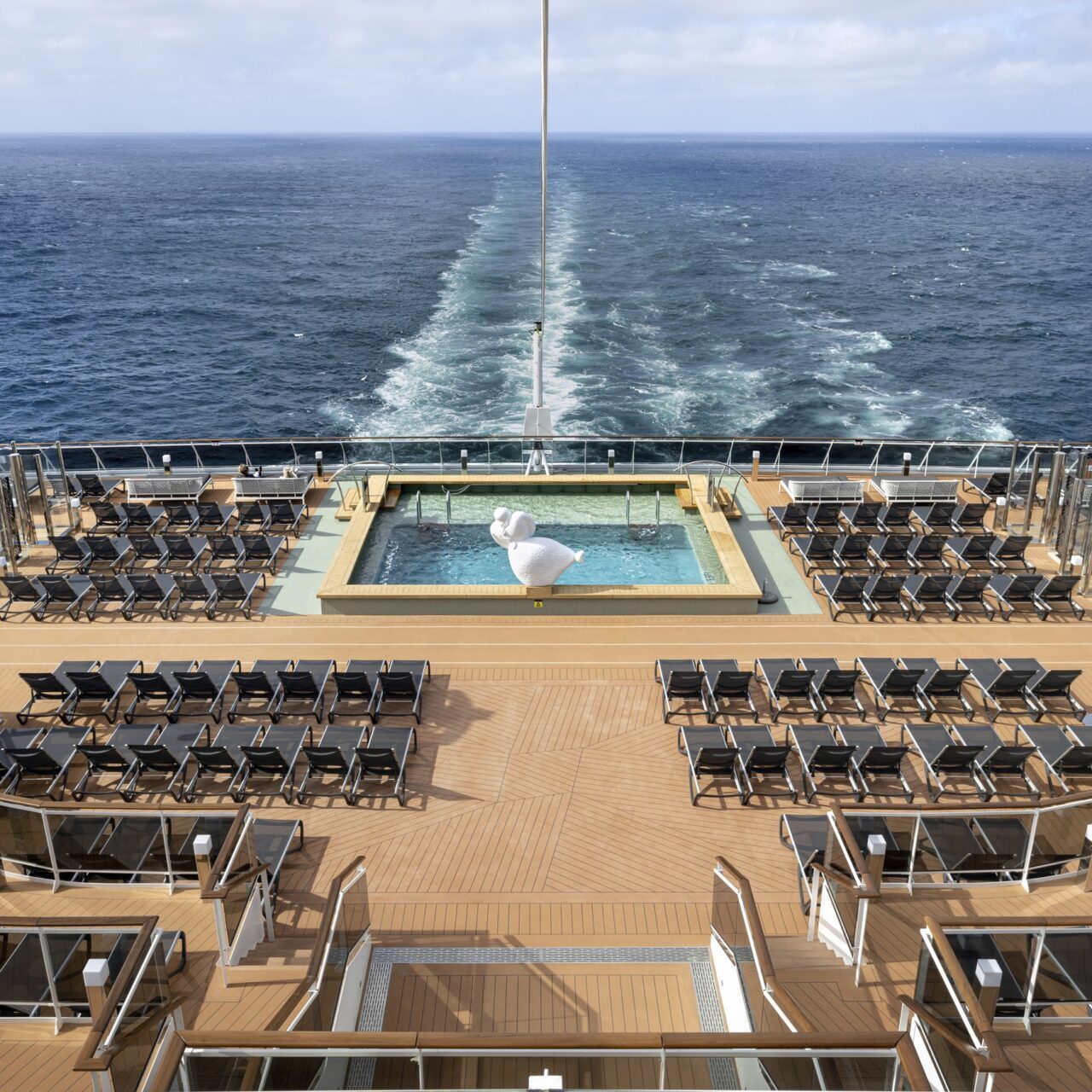 MSC Euribia, Horizon Pool