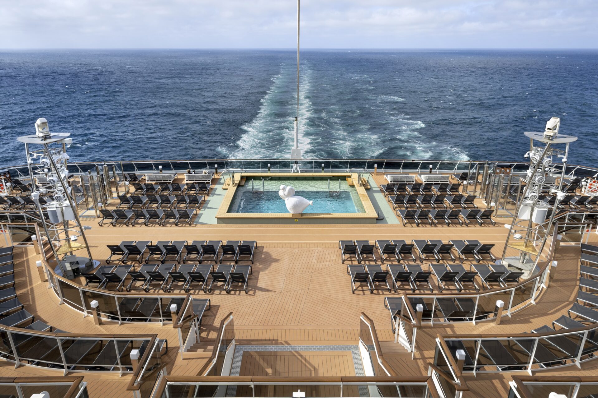 MSC Euribia, Horizon Pool