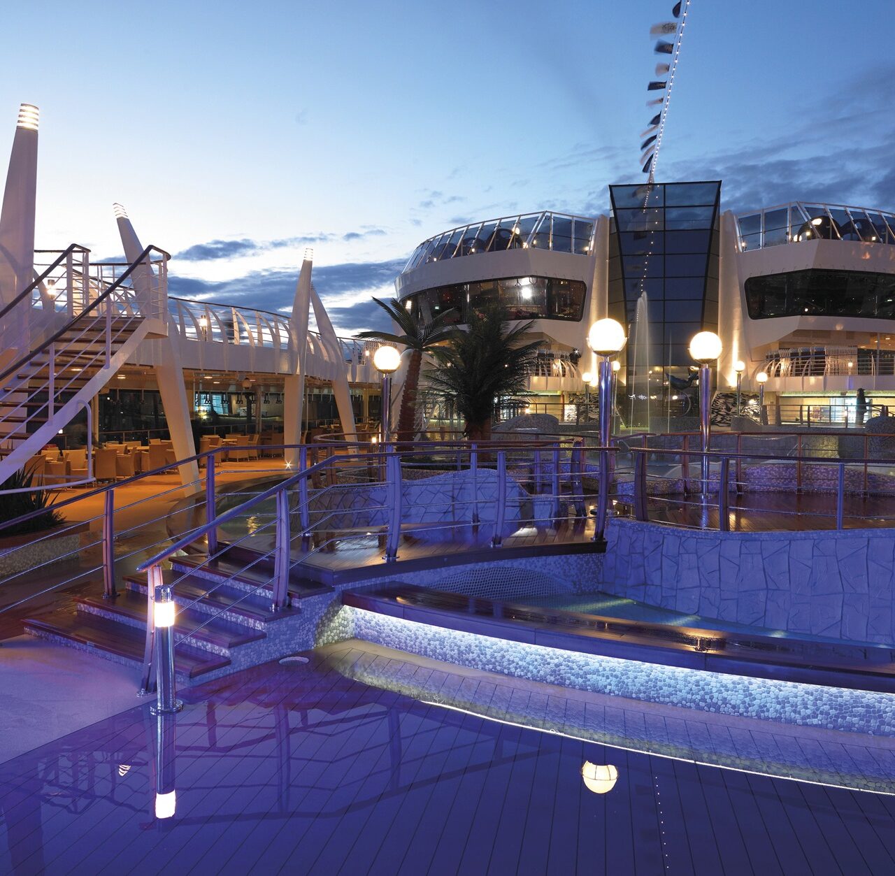 MSC-Fantasia-Ship-Pool