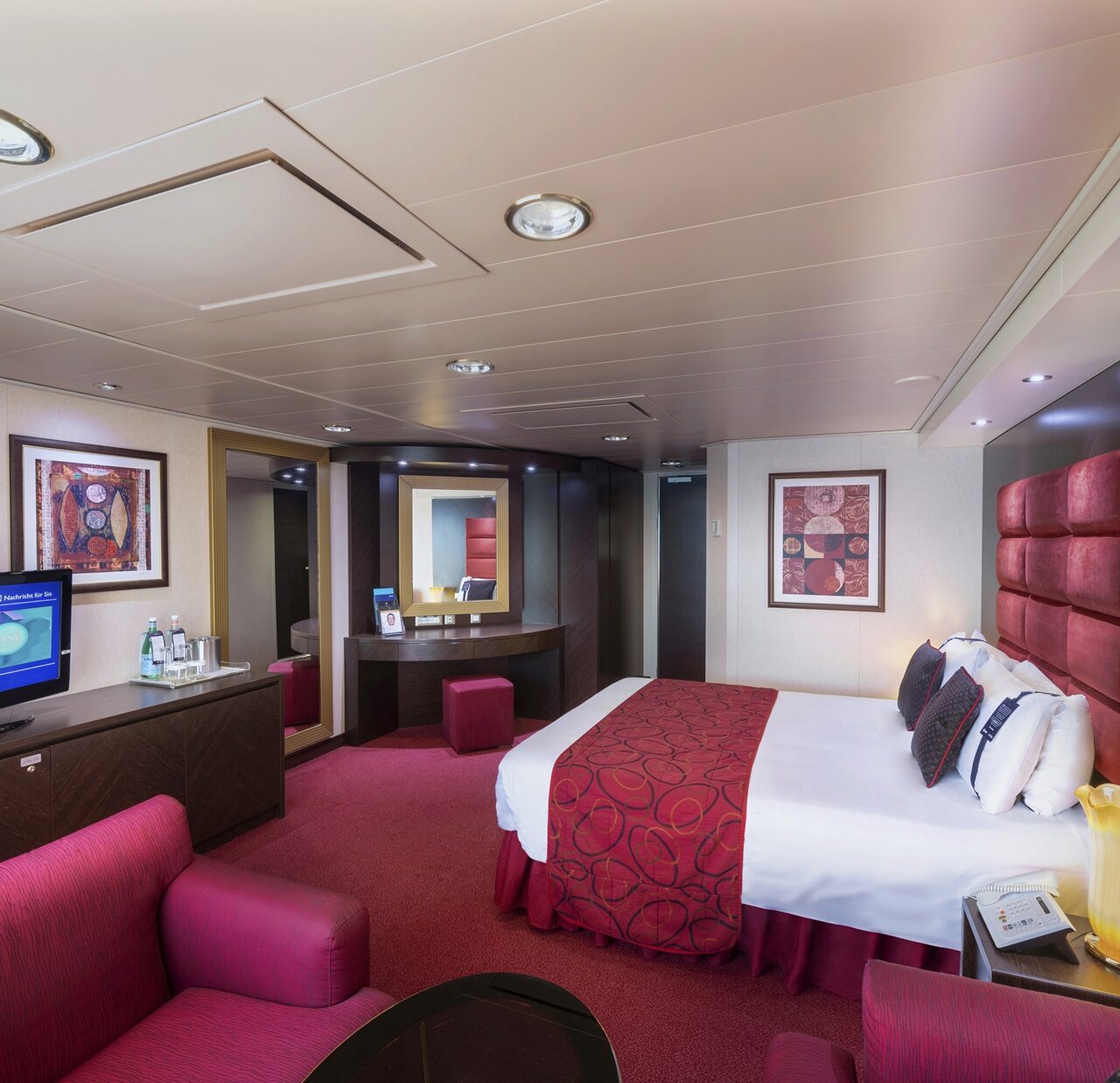 MSC Fantasia, Suite