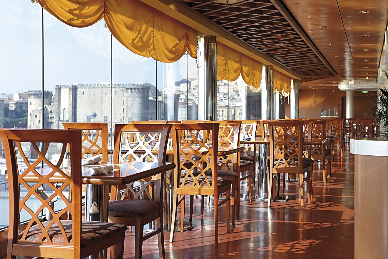 MSC-Musica-Ship-Restaurant-Gli-Archi-Cafeteria