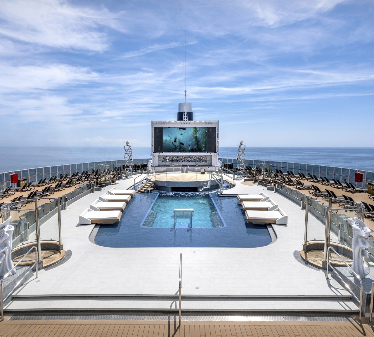MSC Seashore, Long Island Pool