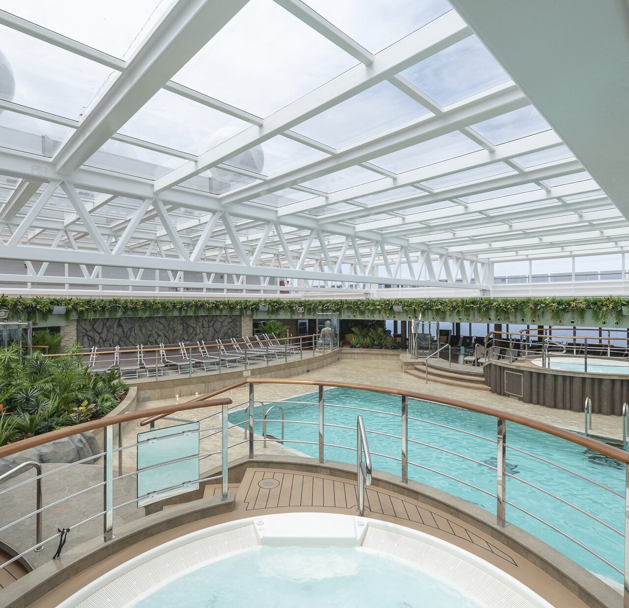 MSC Seaview, Jungle Pool Lounge