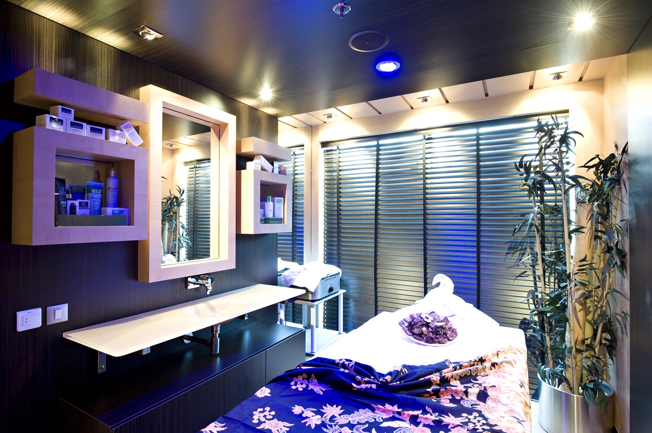 MSC-Splendida-Ship-MSC-Aurea-Spa-Spa-Relax-Massage-room