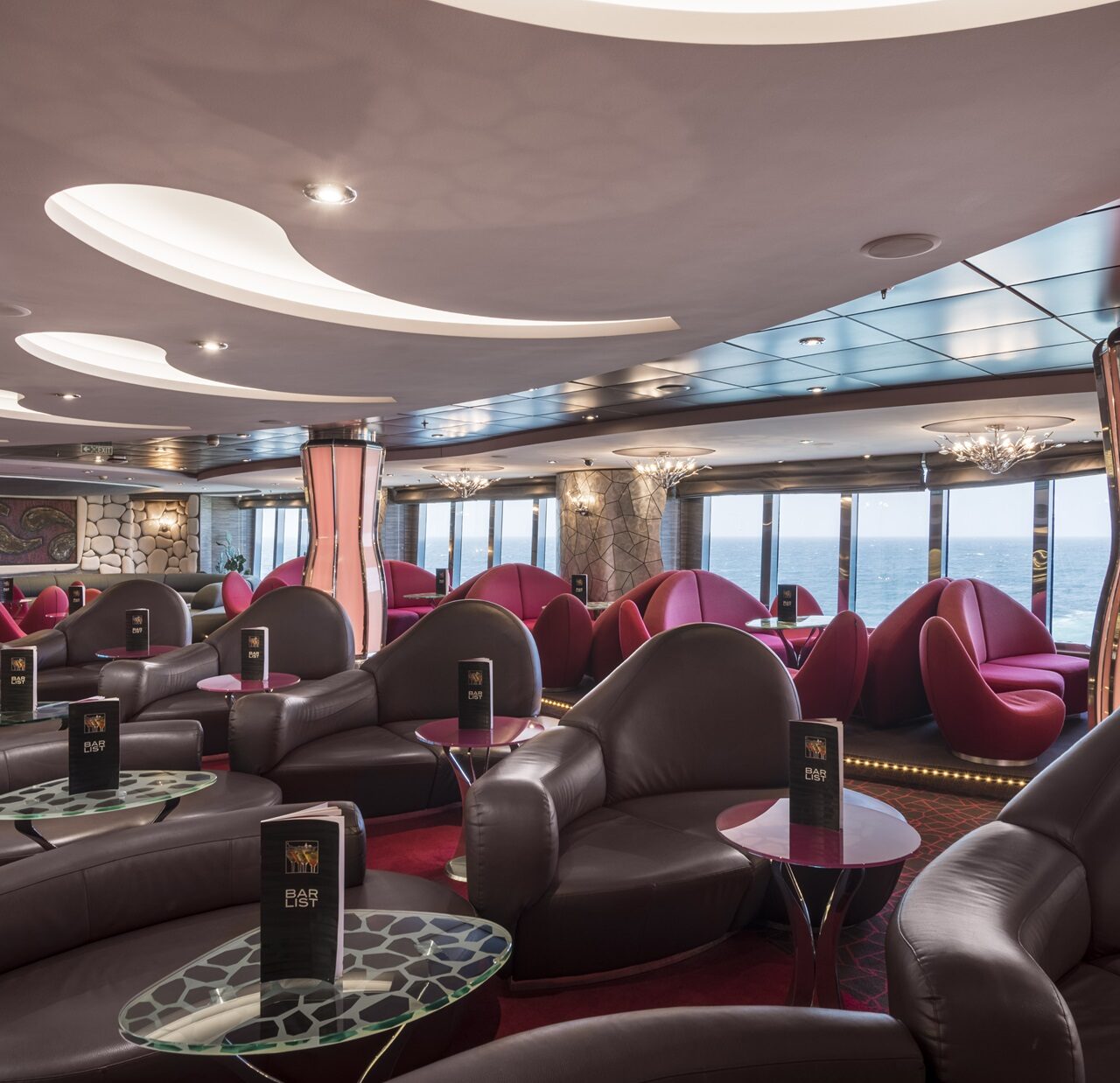 MSC-Splendida-The-Aft-Lounge