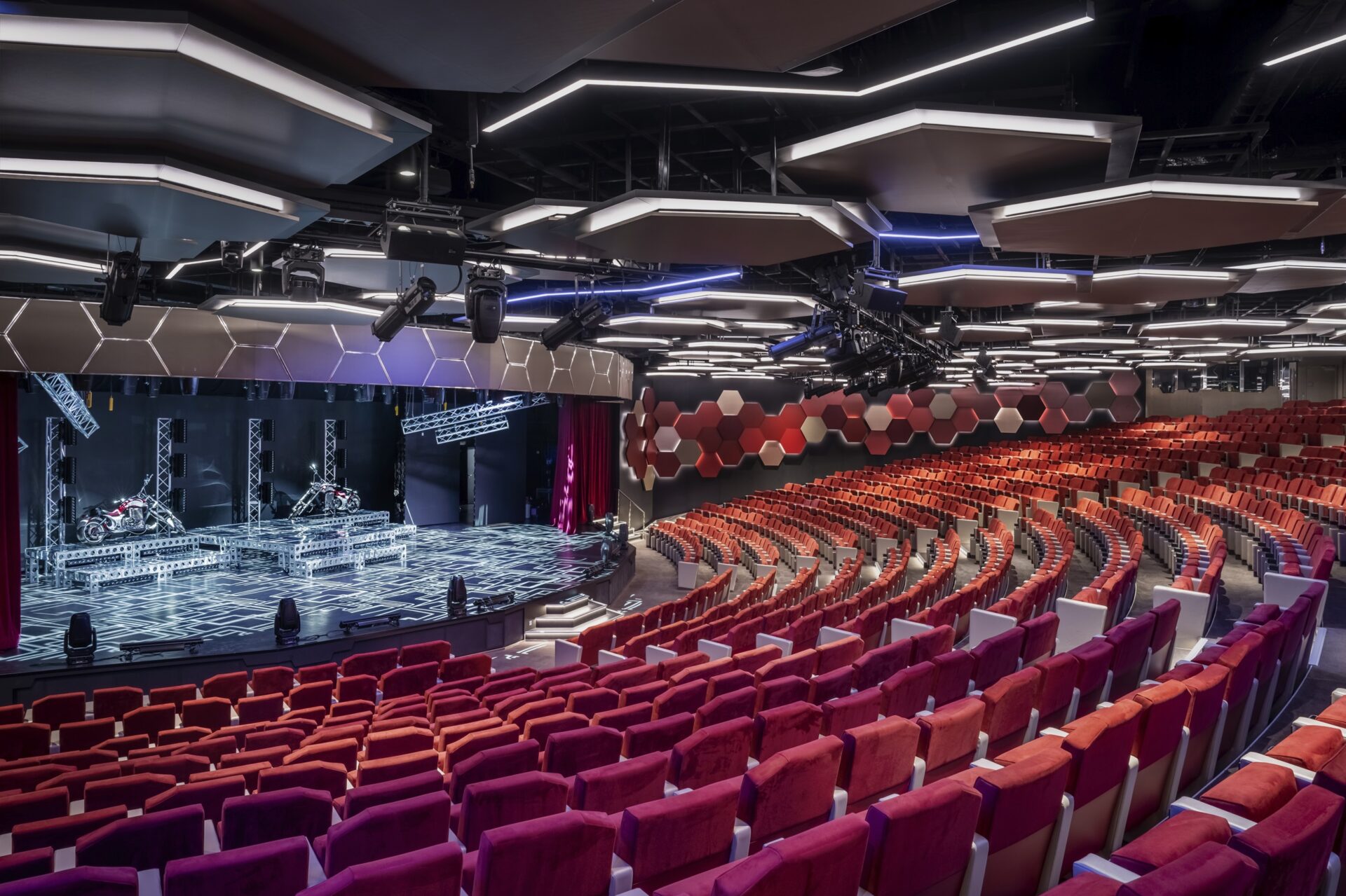 MSC World America, World Theatre