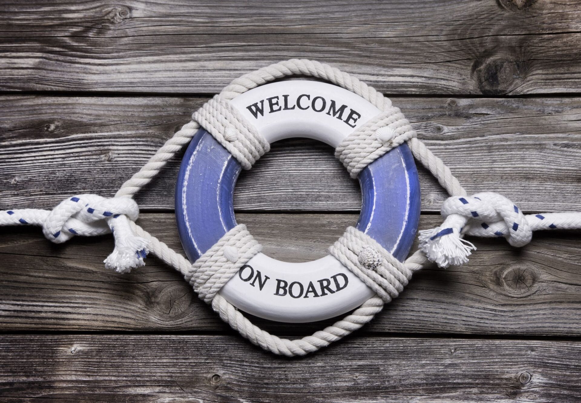 Rettungsring mit Aufschrift Welcome on board