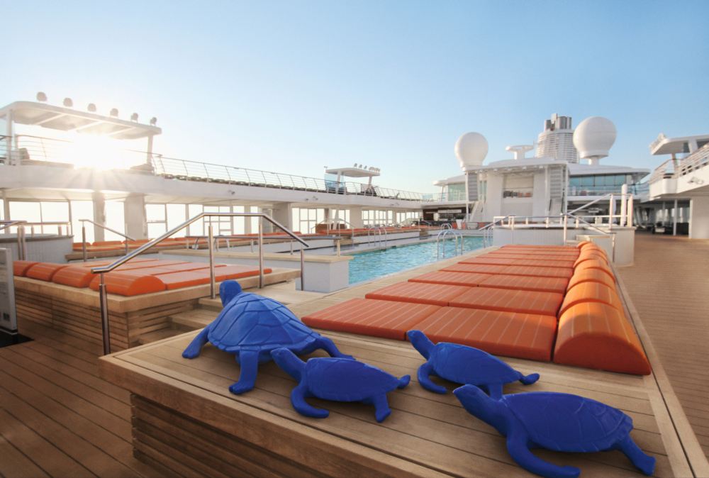 Außenpool auf der Mein Schiff 3