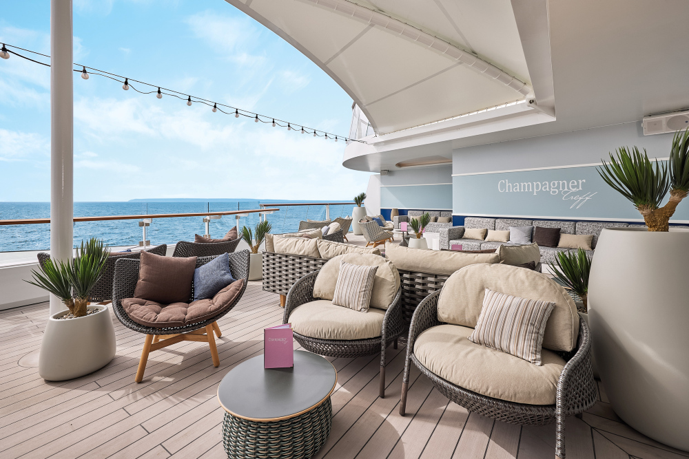 Champagner Treff auf der Mein Schiff 7