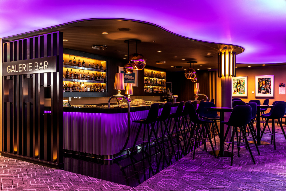 Galerie Bar auf der Mein Schiff 6
