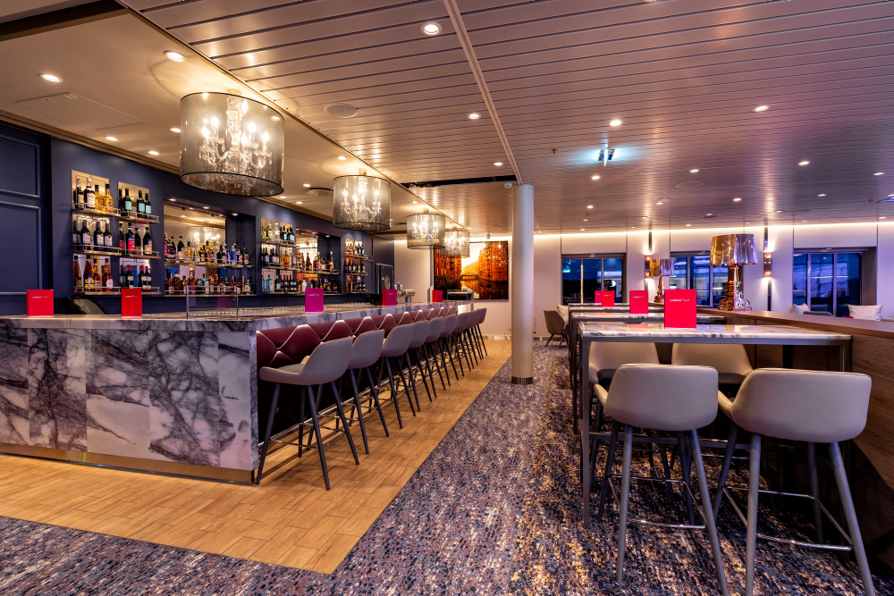 LUMAS Bar auf der Mein Schiff 1
