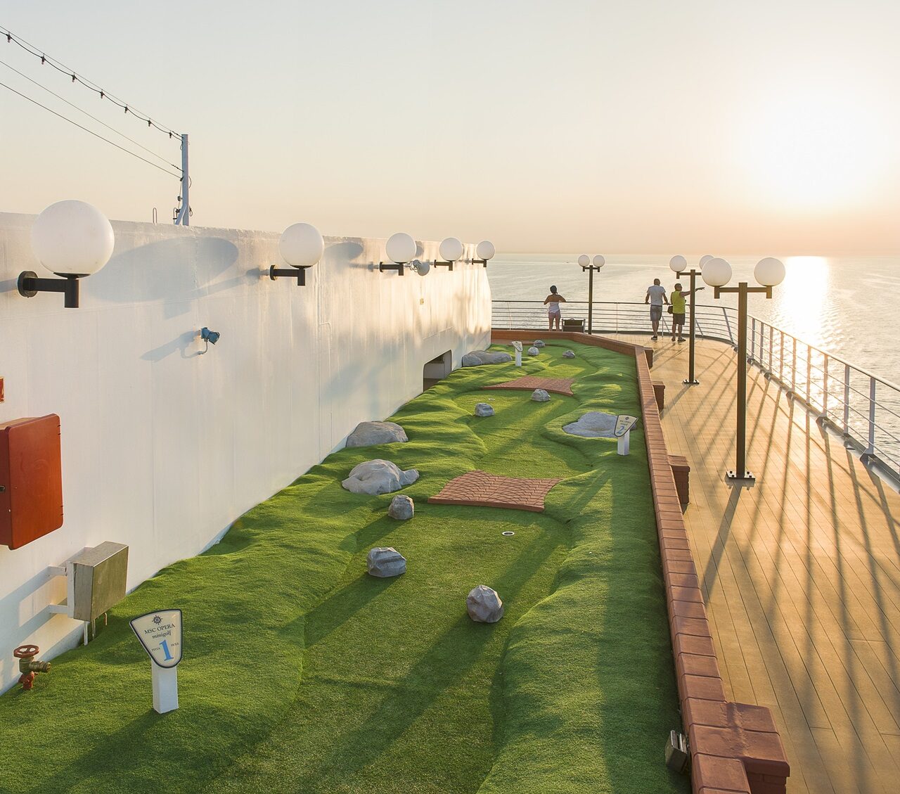 MSC Opera, Minigolf