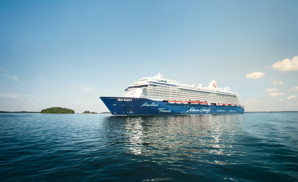 MS6 Schiffsmotiv Seitenansicht, TUI Cruises Bluemotion-Klasse