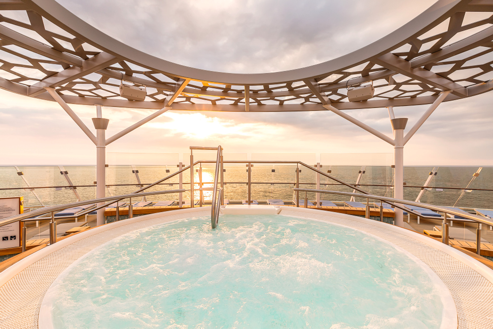 X-Sonnendeck auf der Mein Schiff 6