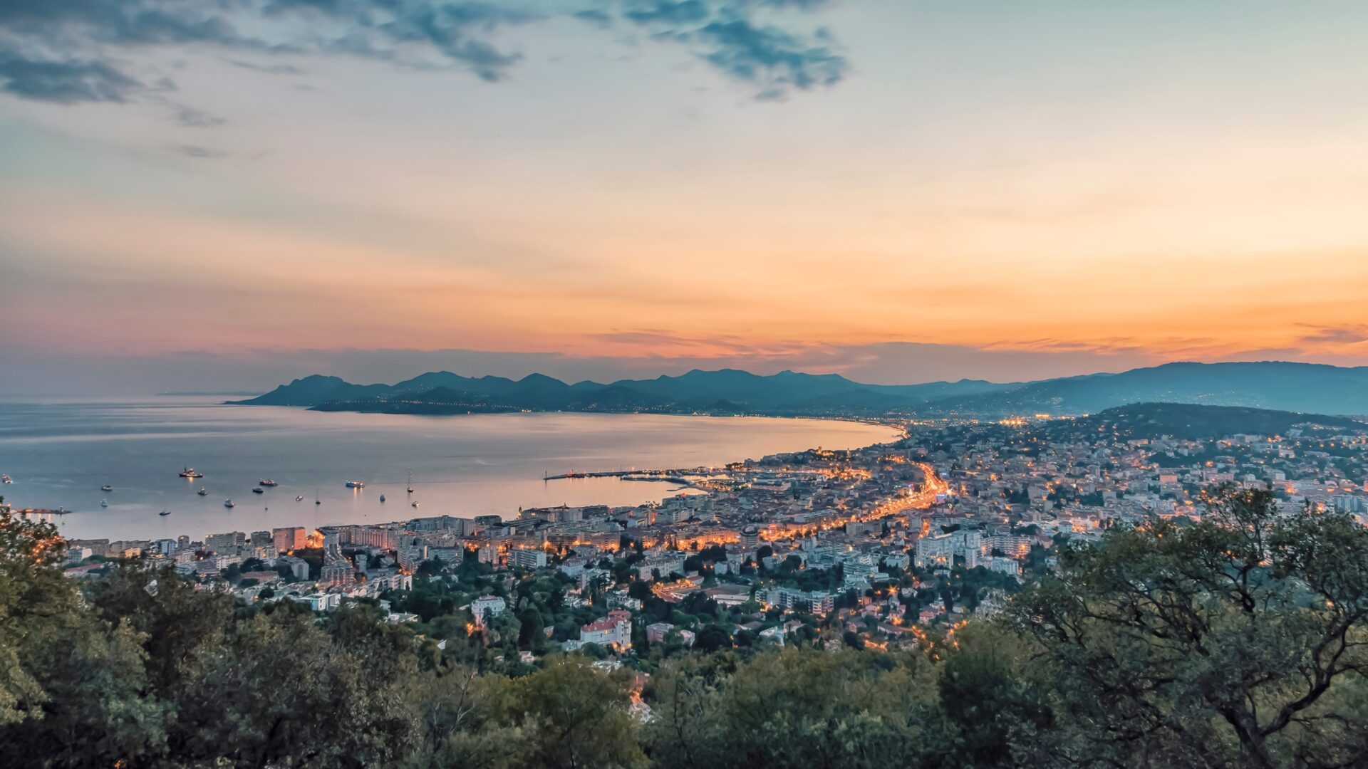 Cannes bei Sonnenuntergang